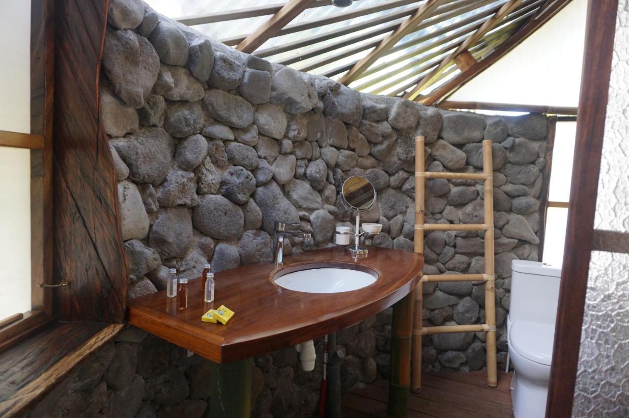 Vanira Lodge Teahupoo Exterior photo