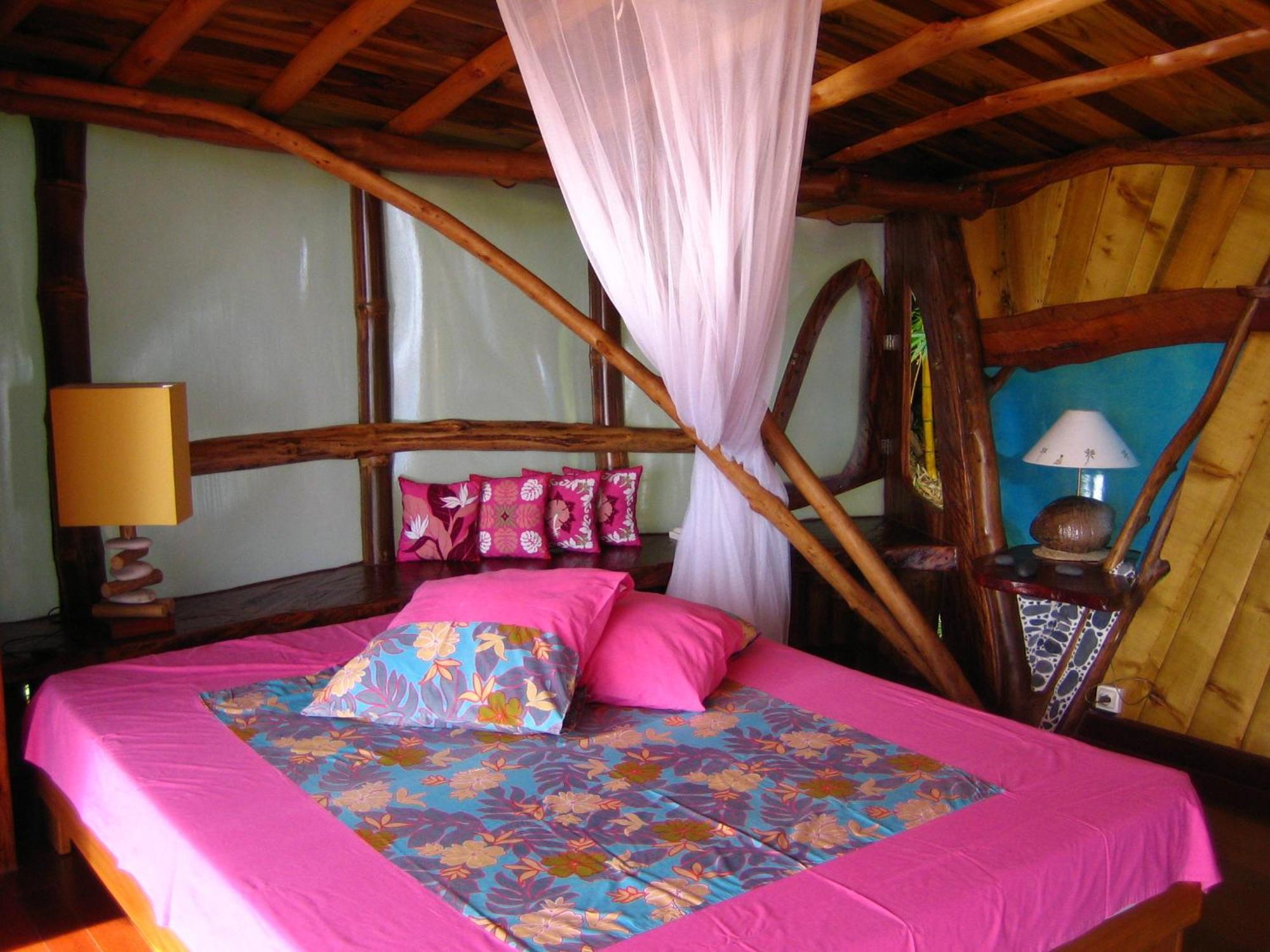 Vanira Lodge Teahupoo Exterior photo