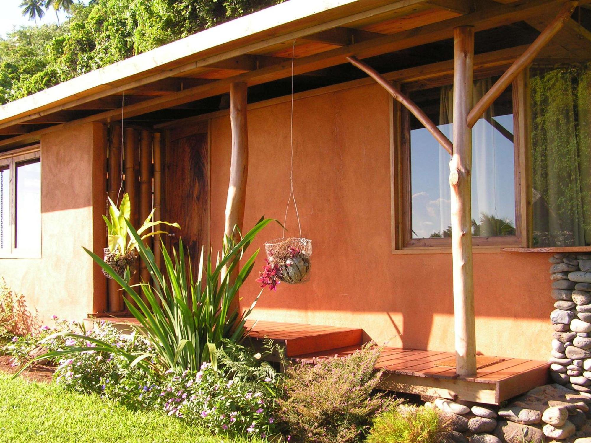 Vanira Lodge Teahupoo Exterior photo