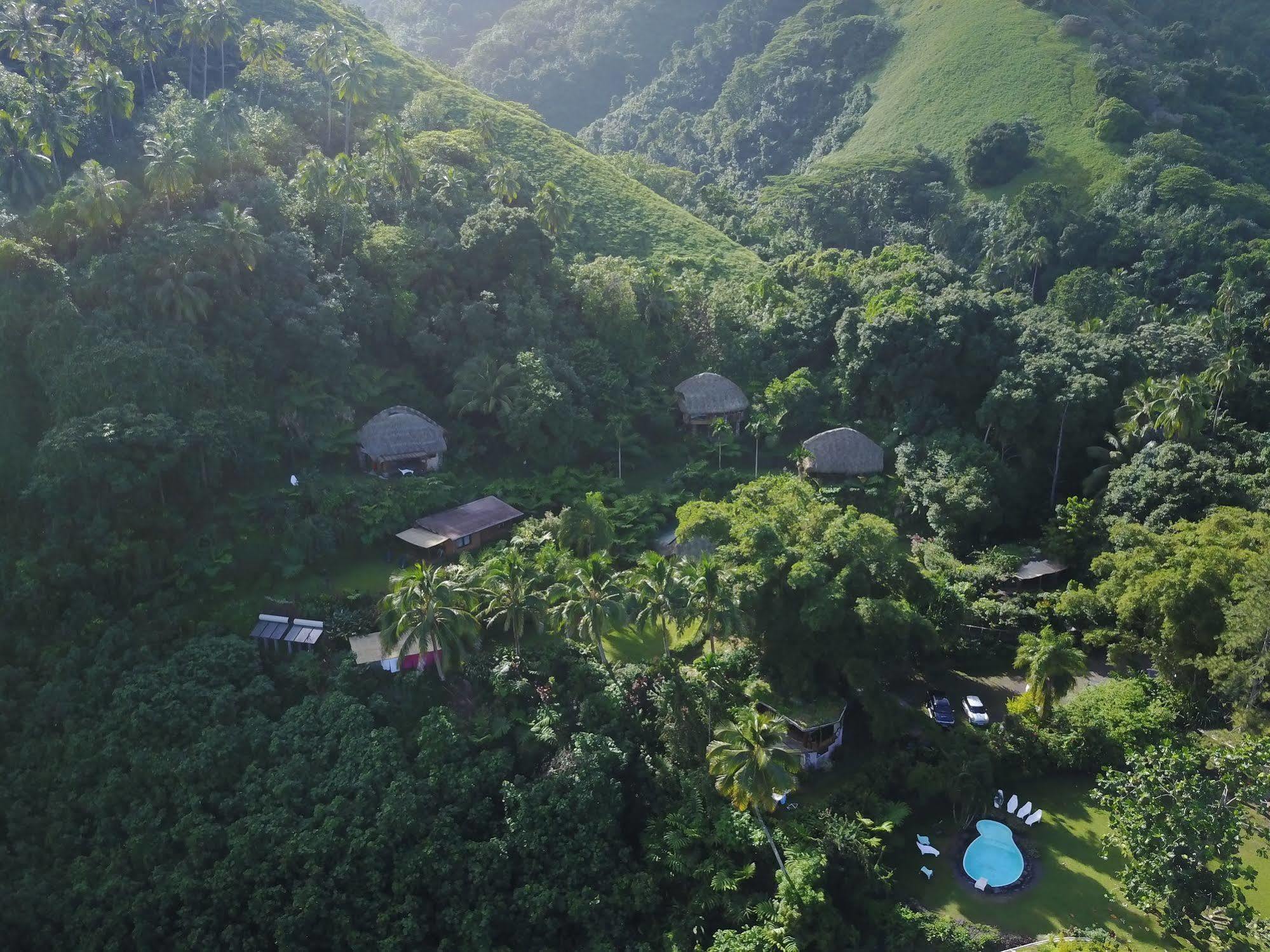 Vanira Lodge Teahupoo Exterior photo