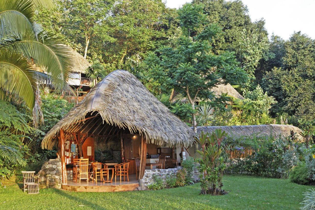 Vanira Lodge Teahupoo Exterior photo