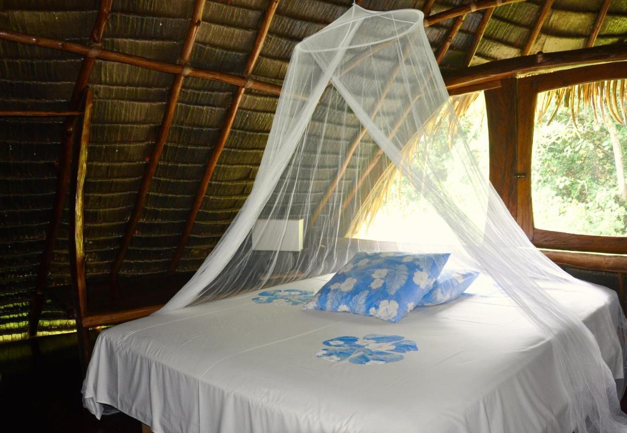 Vanira Lodge Teahupoo Exterior photo