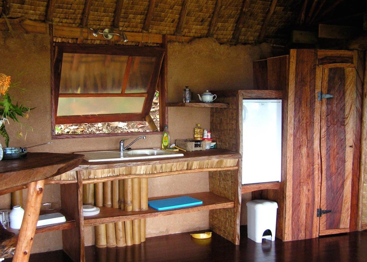Vanira Lodge Teahupoo Exterior photo